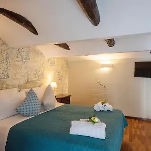 Donna Adelina Bed & Breakfast